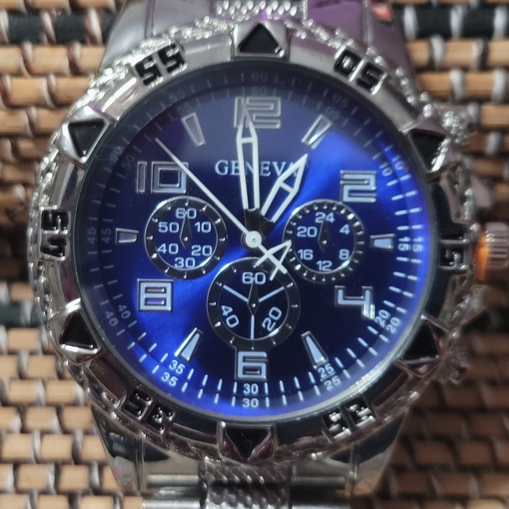 Geneva Blue Dial Silver Band Watch NEW - Picture 6 of 6
